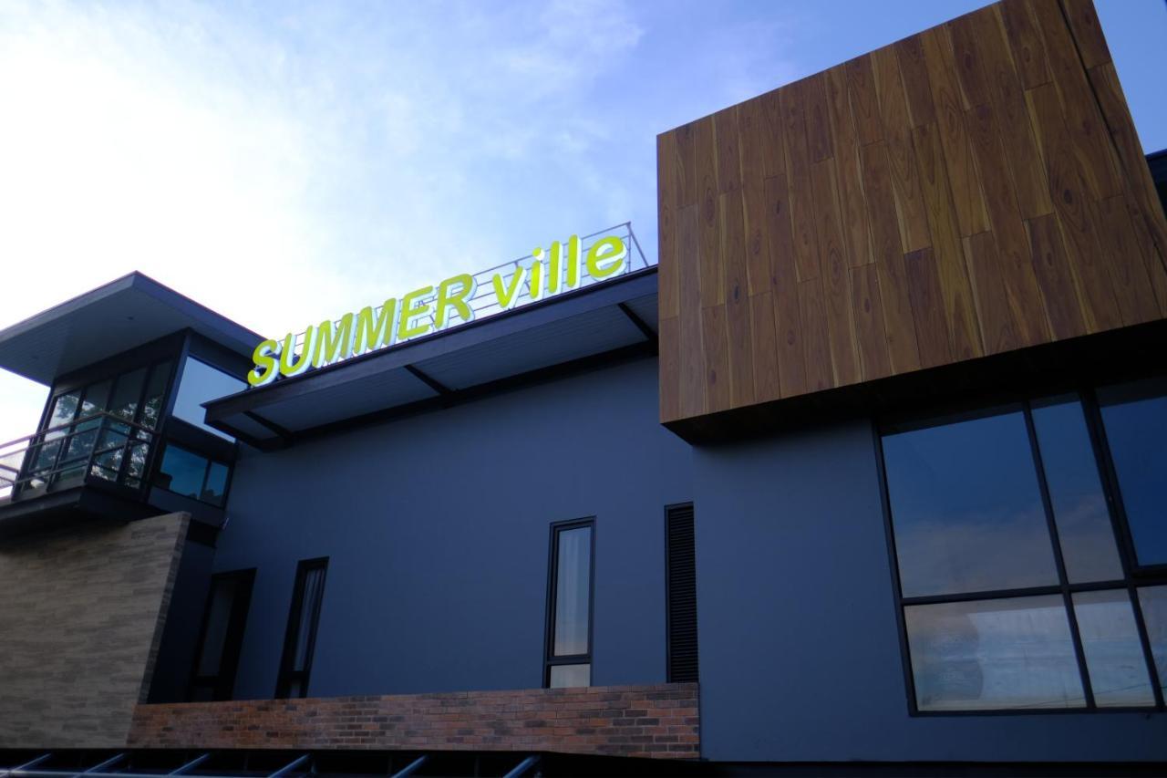 Hotel Summerville Majalengka Luaran gambar