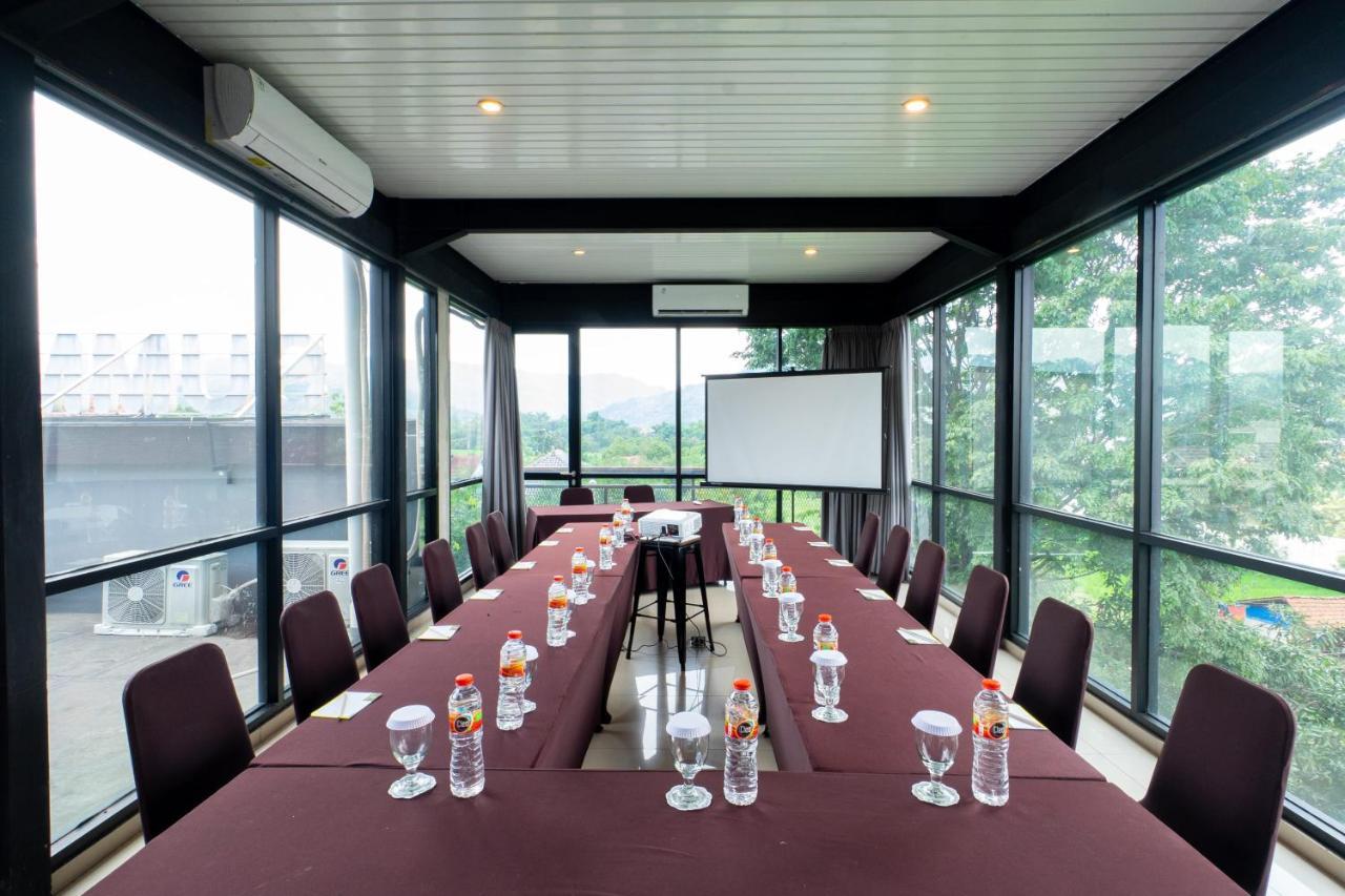 Hotel Summerville Majalengka Luaran gambar