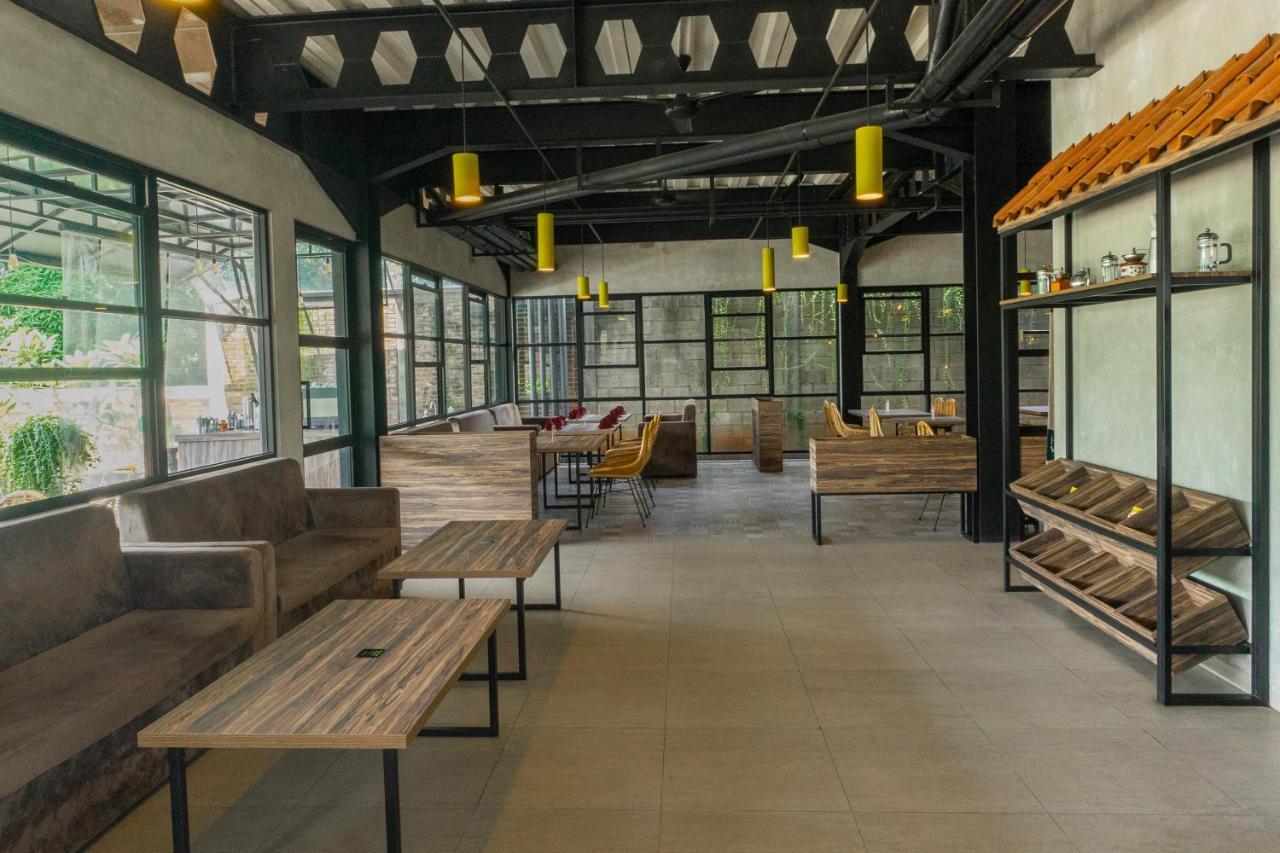 Hotel Summerville Majalengka Luaran gambar